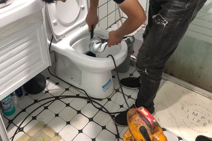 谢家集疏通下水道