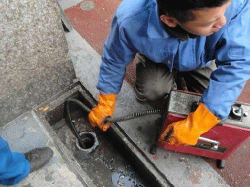 谢家集疏通下水道