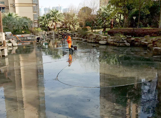 谢家集景观池淤泥清理